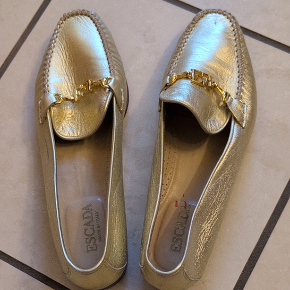 Escada Loafers Metallic Gold Leather Flat Made In Italy Size 10 - Picture 4 of 13